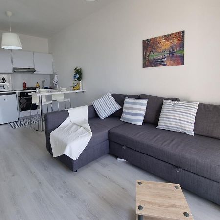 Super Modern Beachfront 1 Bedroom - Sleeps 4 Limasol Dış mekan fotoğraf