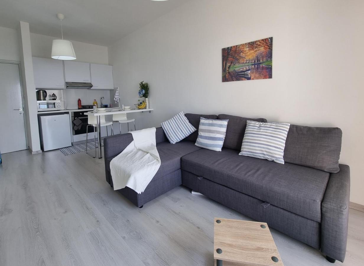 Super Modern Beachfront 1 Bedroom - Sleeps 4 Limasol Dış mekan fotoğraf